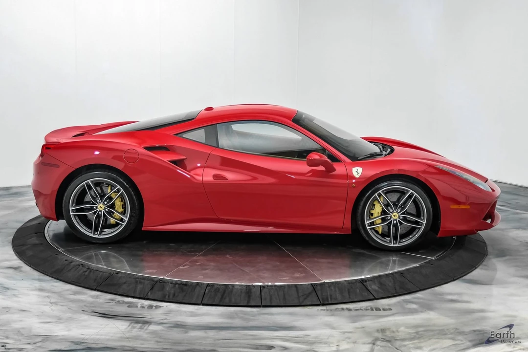 2017 Ferrari 488 GTB - Image 25 of 31