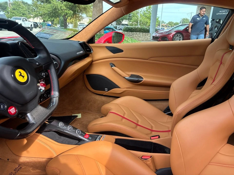 2017 Ferrari 488 GTB - Image 4 of 8