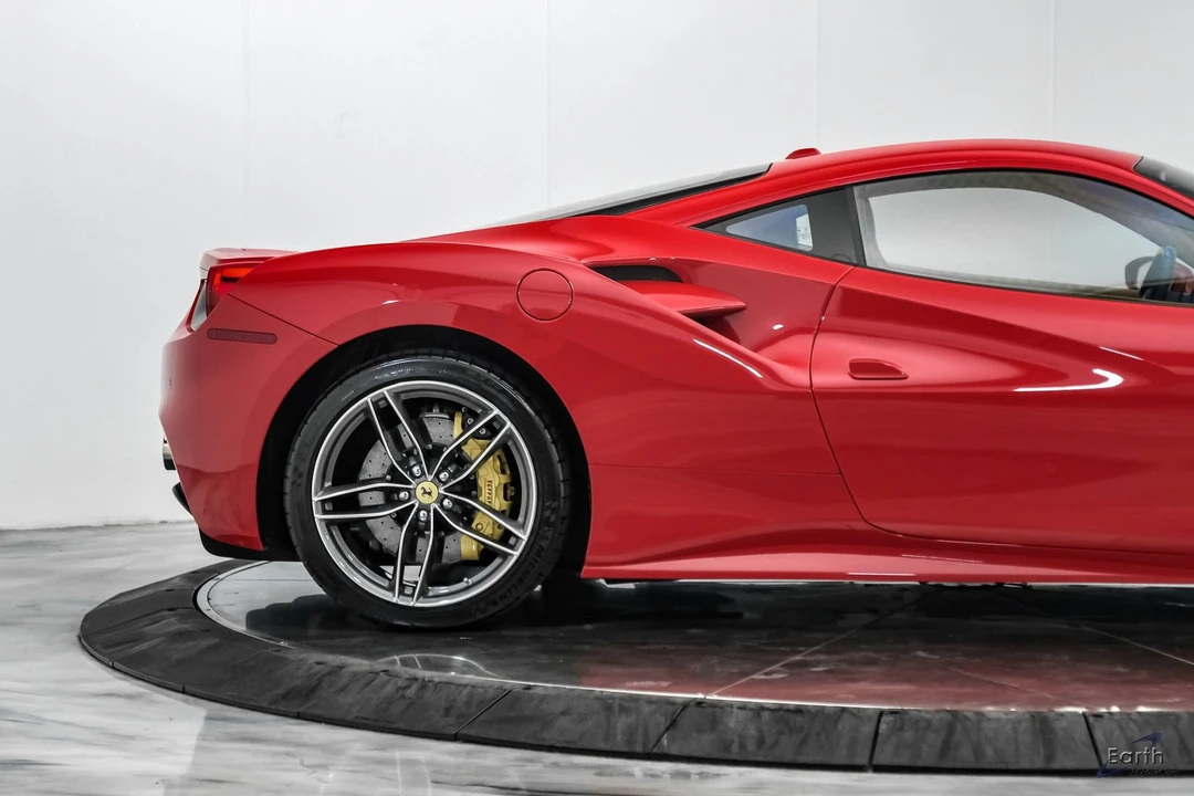 2017 Ferrari 488 GTB - Image 26 of 31