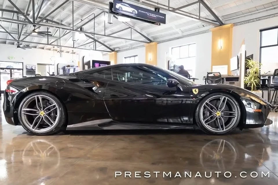 2017 Ferrari 488 GTB - Image 5 of 15