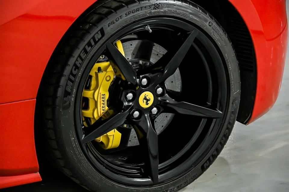 2017 Ferrari 488 GTB - Image 19 of 20