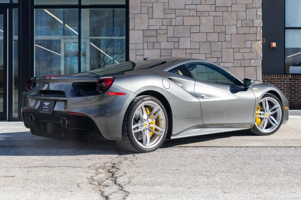 2017 Ferrari 488 GTB - Image 7 of 20