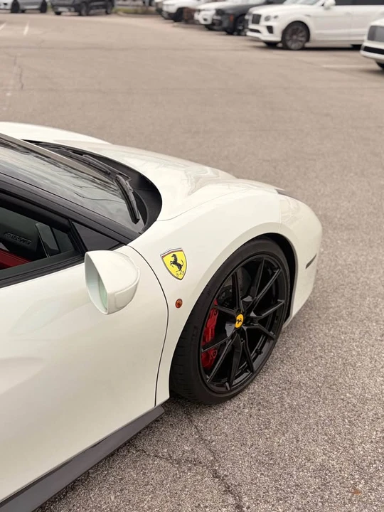 2017 Ferrari 488 GTB - Image 8 of 14