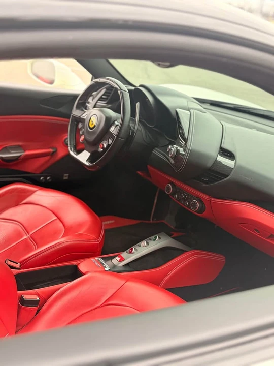 2017 Ferrari 488 GTB - Image 9 of 14