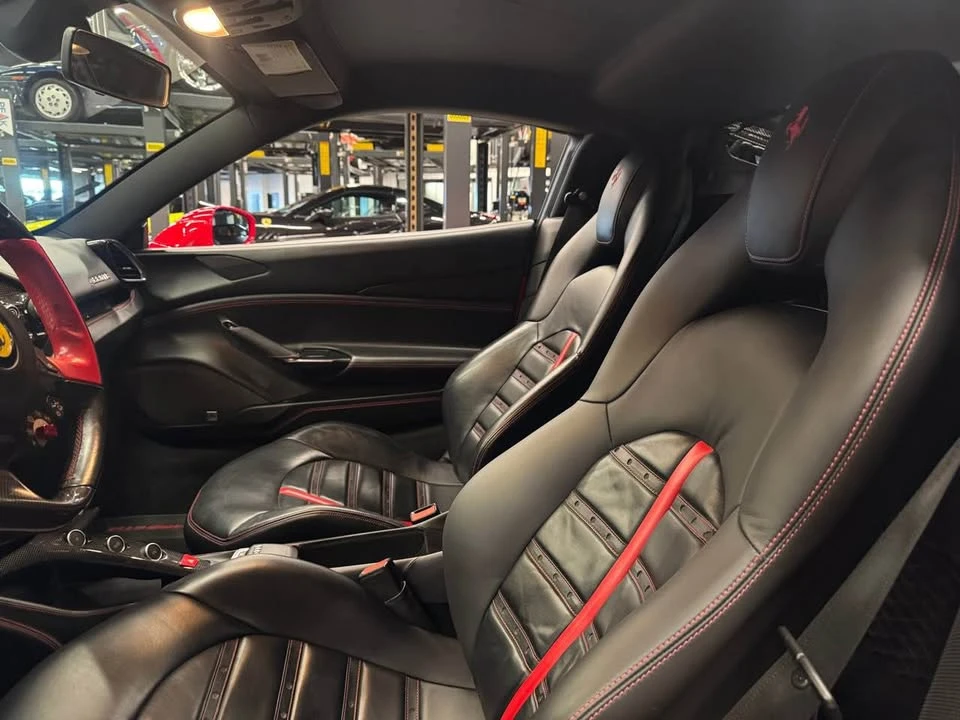 2017 Ferrari 488 GTB - Image 5 of 5