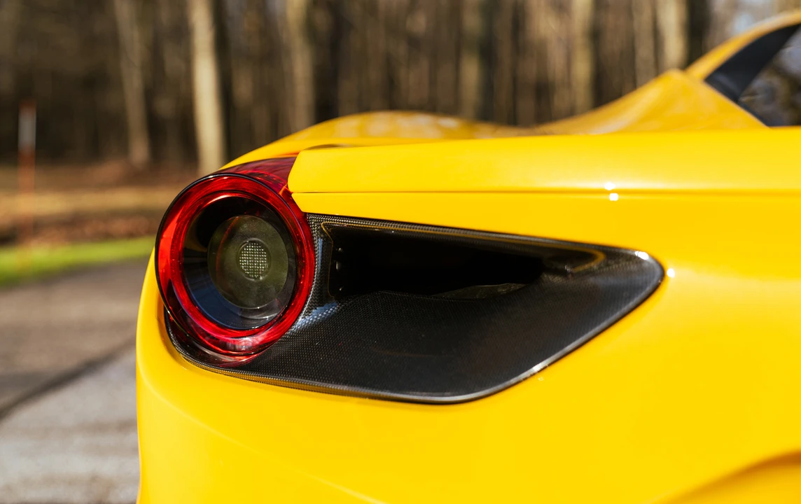2017 Ferrari 488 GTB - Image 25 of 31