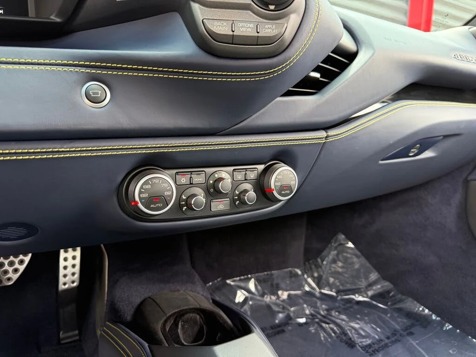 2017 Ferrari 488 GTB - Image 25 of 31