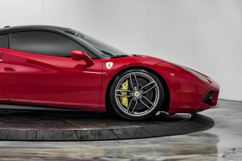2017 Ferrari 488 GTB - Image 28 of 31