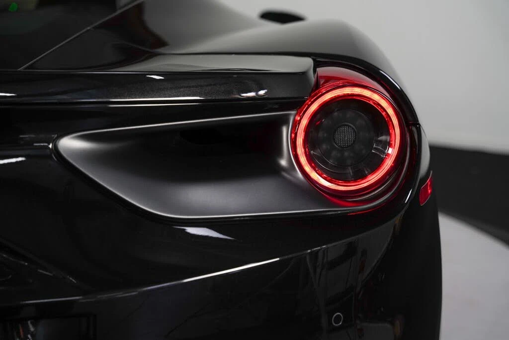 2017 Ferrari 488 GTB - Image 23 of 31