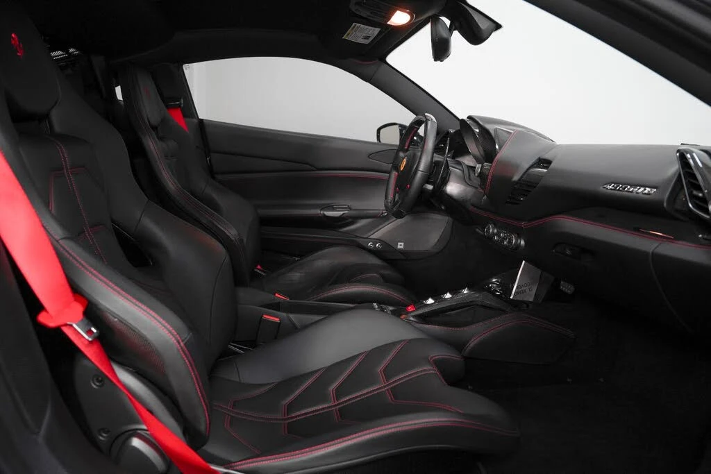 2017 Ferrari 488 GTB - Image 27 of 31
