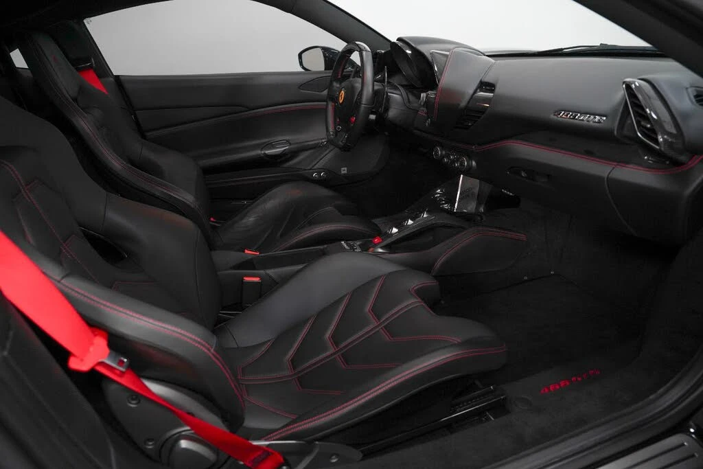 2017 Ferrari 488 GTB - Image 2 of 31