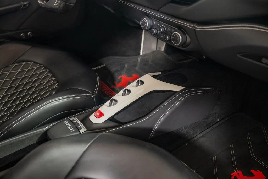 2017 Ferrari 488 GTB - Image 27 of 31