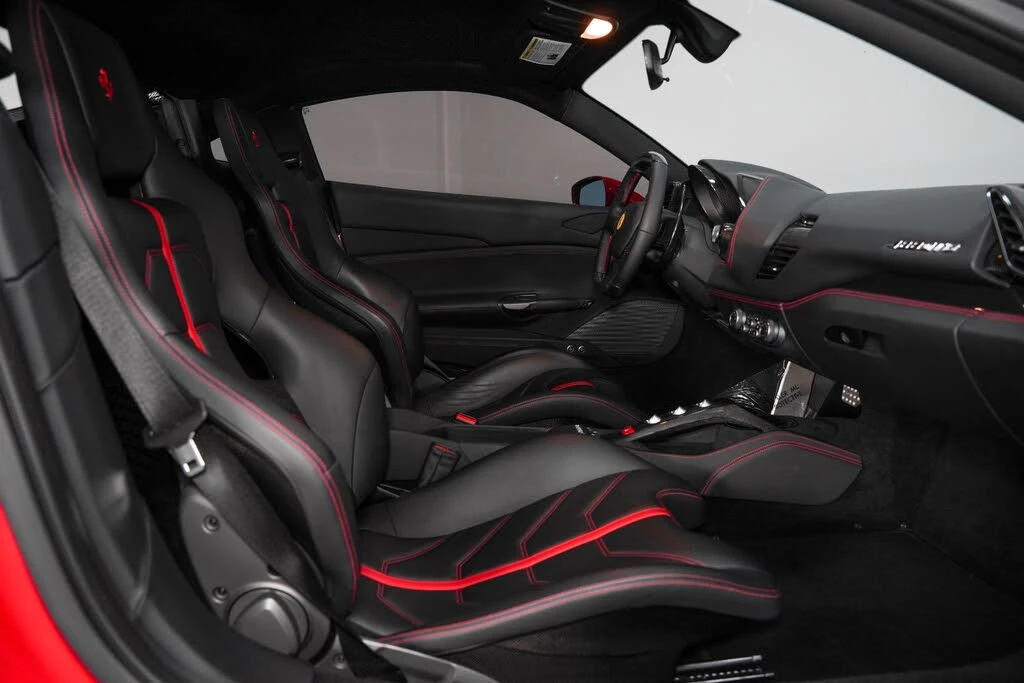 2017 Ferrari 488 GTB - Image 27 of 31
