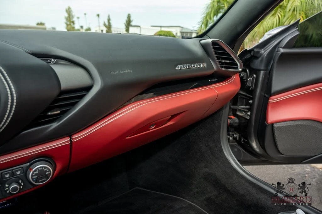 2017 Ferrari 488 GTB - Image 26 of 31
