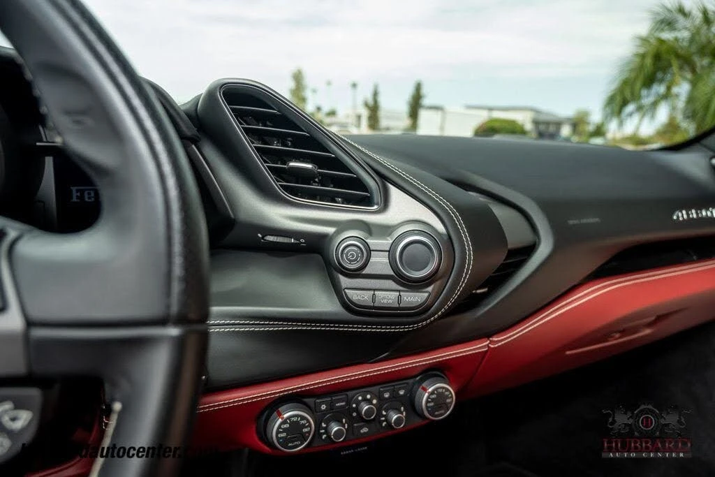 2017 Ferrari 488 GTB - Image 25 of 31