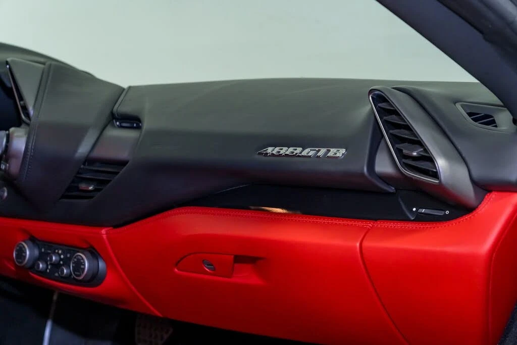 2017 Ferrari 488 GTB - Image 29 of 31