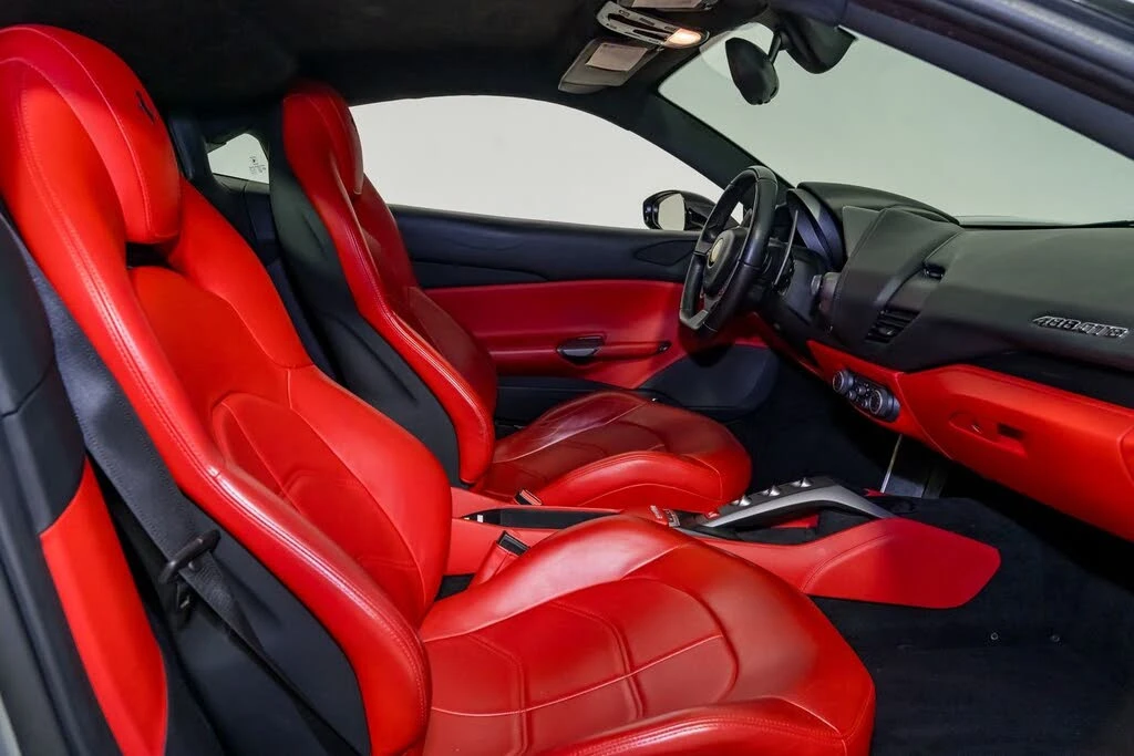 2017 Ferrari 488 GTB - Image 26 of 31