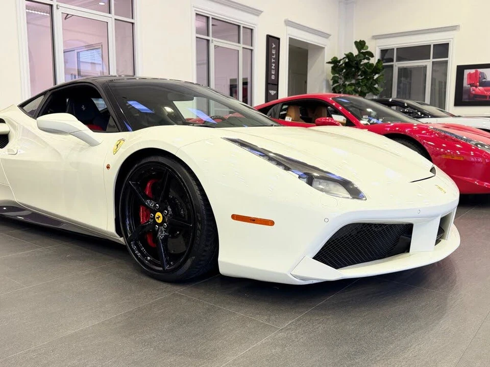 2017 Ferrari 488 GTB - Image 4 of 31