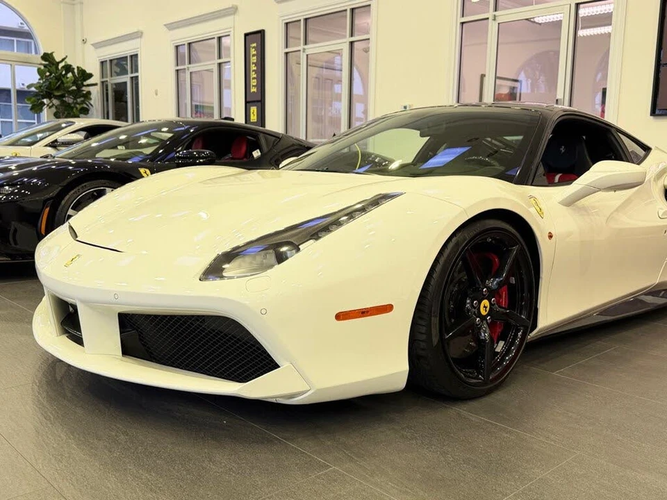 2017 Ferrari 488 GTB - Image 7 of 31
