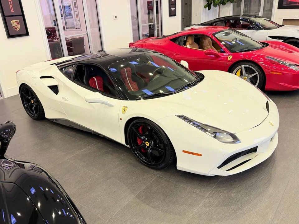 2017 Ferrari 488 GTB - Image 3 of 31