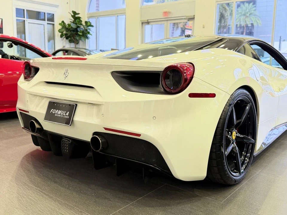 2017 Ferrari 488 GTB - Image 15 of 31