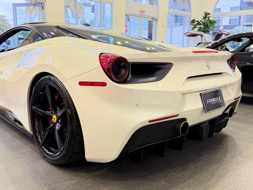 2017 Ferrari 488 GTB - Image 13 of 31