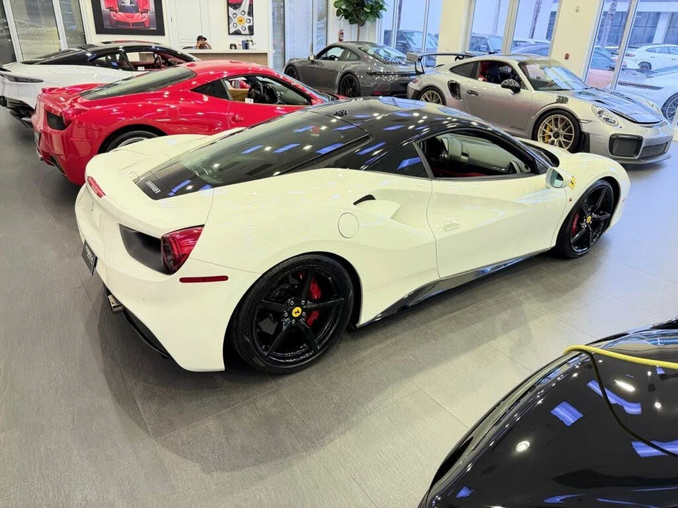 2017 Ferrari 488 GTB - Image 16 of 31