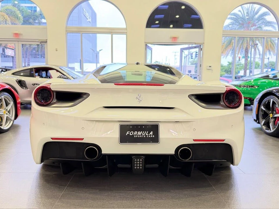 2017 Ferrari 488 GTB - Image 14 of 31