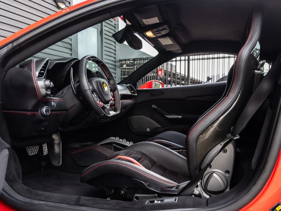 2017 Ferrari 488 GTB - Image 30 of 31