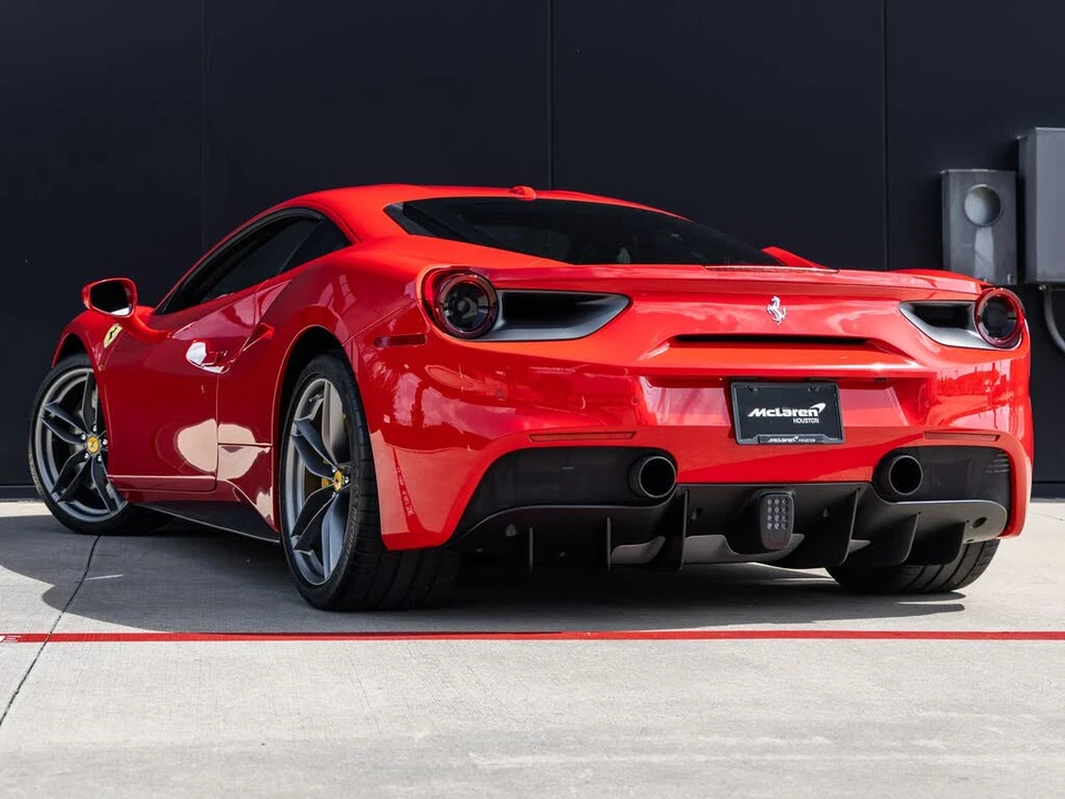 2017 Ferrari 488 GTB - Image 7 of 31