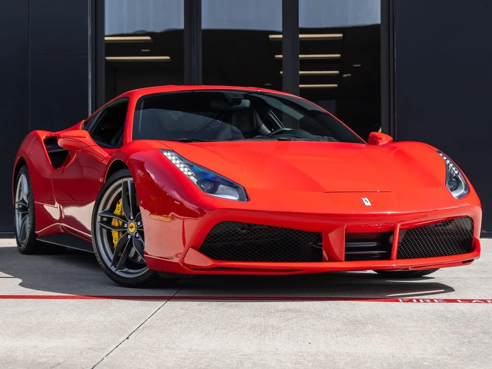 2017 Ferrari 488 GTB - Image 2 of 31
