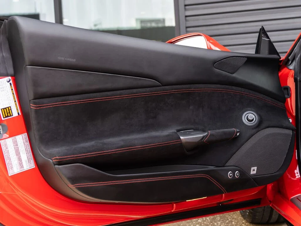 2017 Ferrari 488 GTB - Image 26 of 31