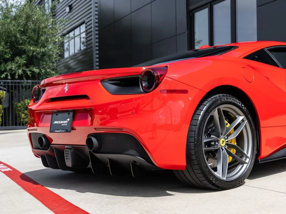 2017 Ferrari 488 GTB - Image 18 of 31