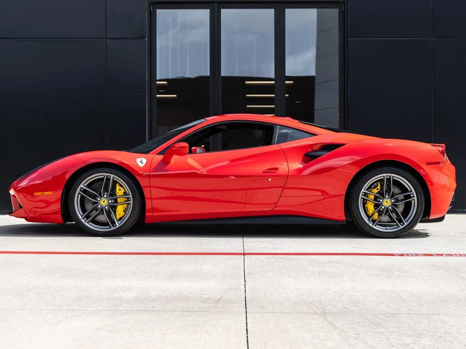 2017 Ferrari 488 GTB - Image 10 of 31