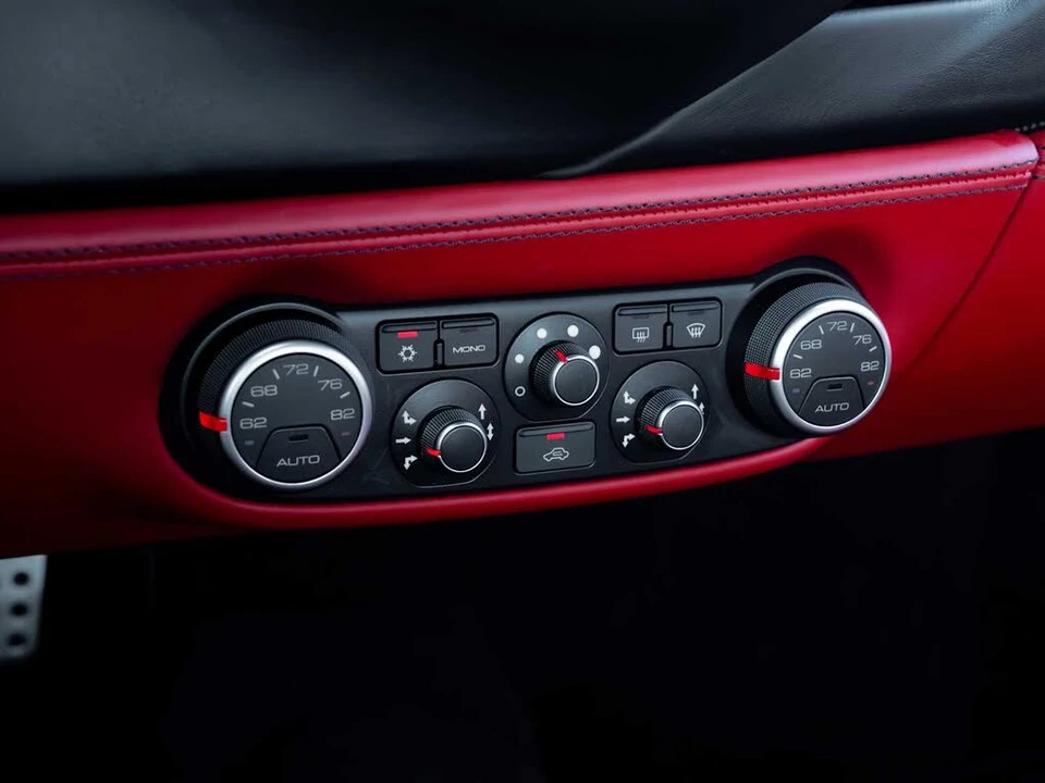 2017 Ferrari 488 GTB - Image 25 of 30