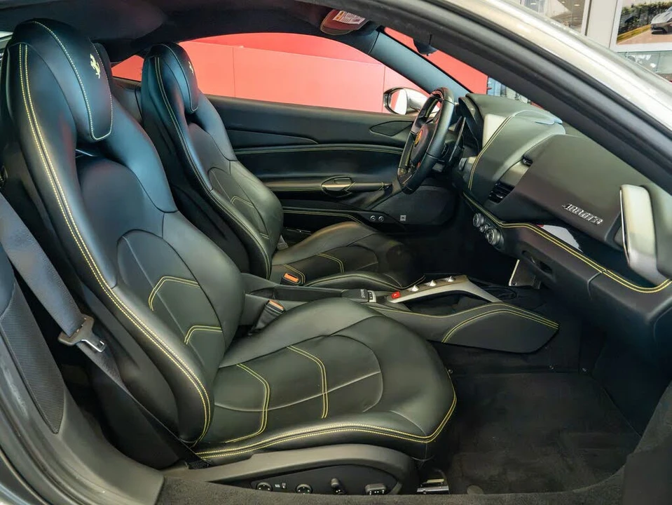 2017 Ferrari 488 GTB - Image 18 of 26