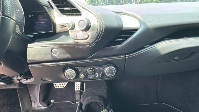 2017 Ferrari 488 GTB - Image 30 of 31