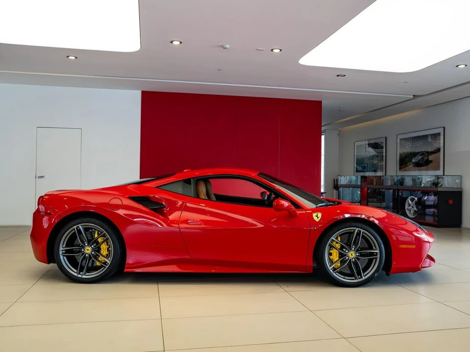 2017 Ferrari 488 GTB - Image 7 of 27
