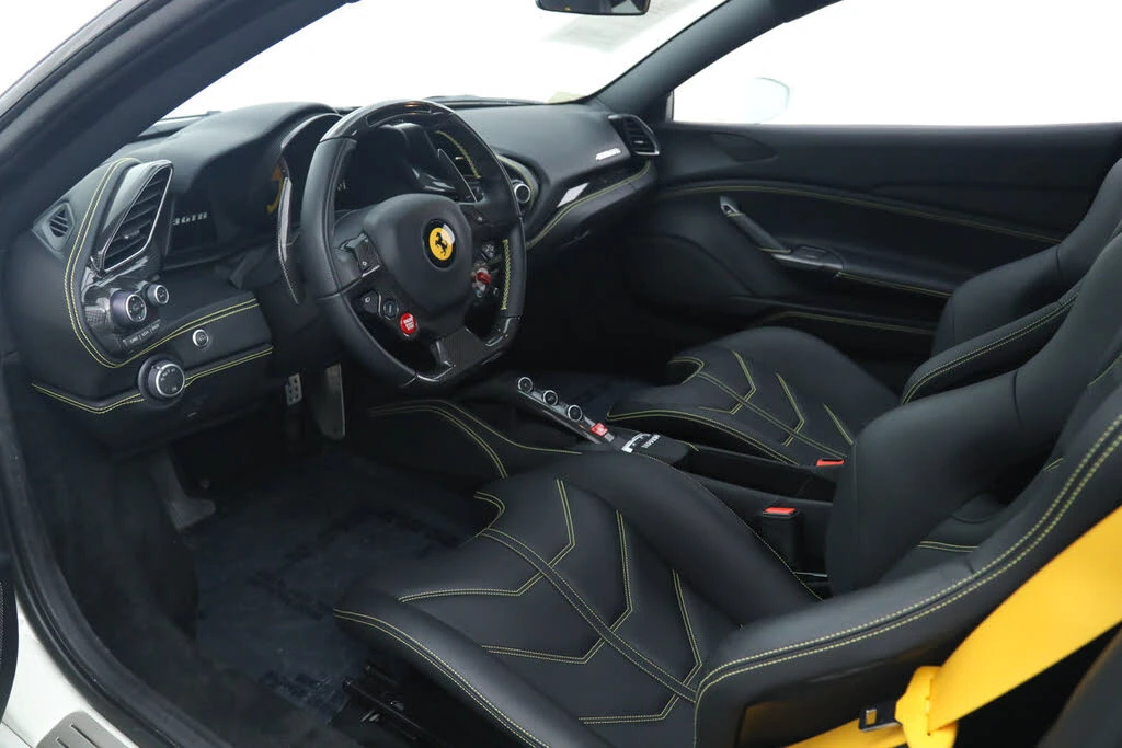 2017 Ferrari 488 GTB - Image 2 of 31
