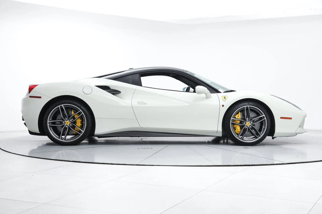 2017 Ferrari 488 GTB - Image 9 of 31