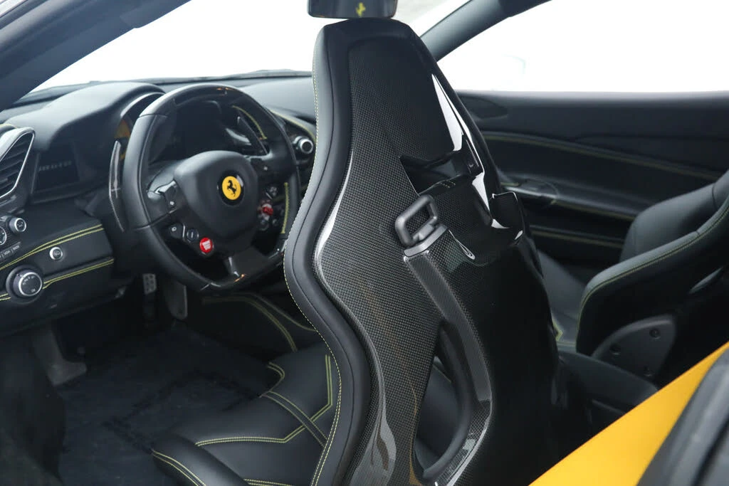 2017 Ferrari 488 GTB - Image 25 of 31