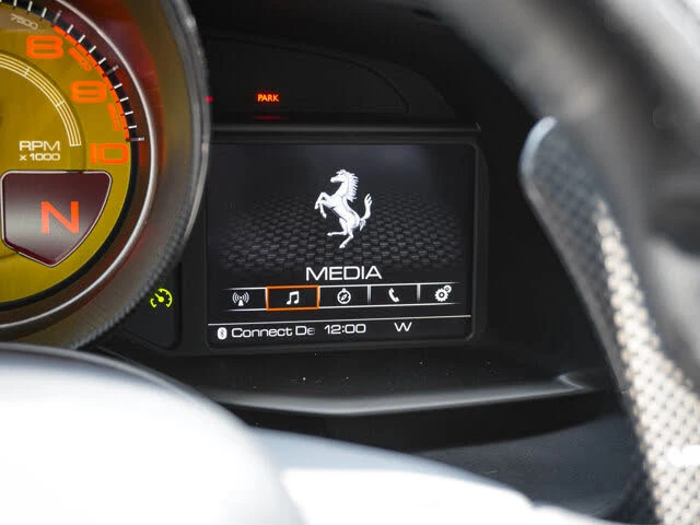 2017 Ferrari 488 GTB - Image 26 of 31