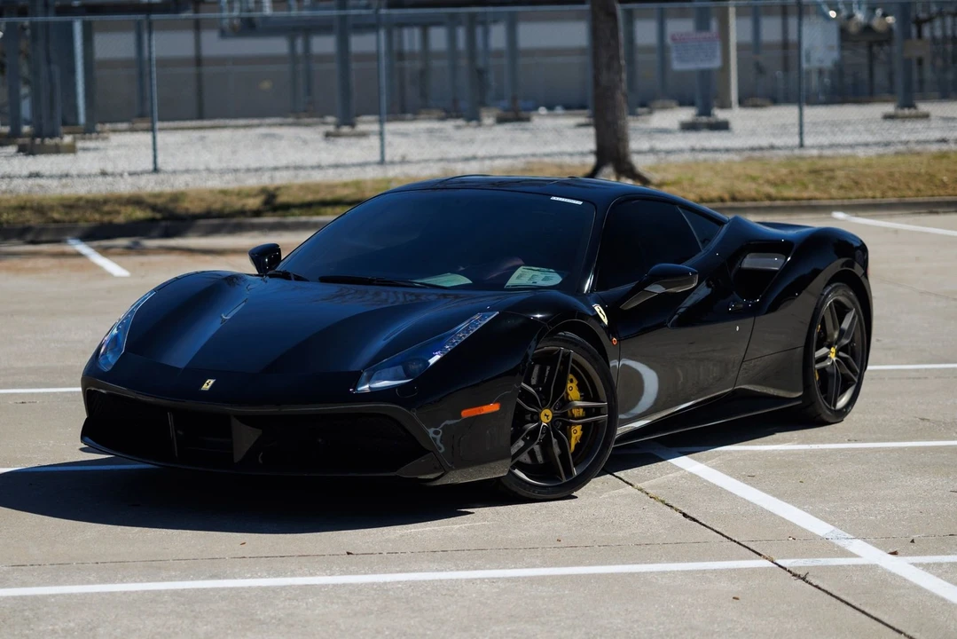 2017 Ferrari 488 GTB - Image 2 of 31