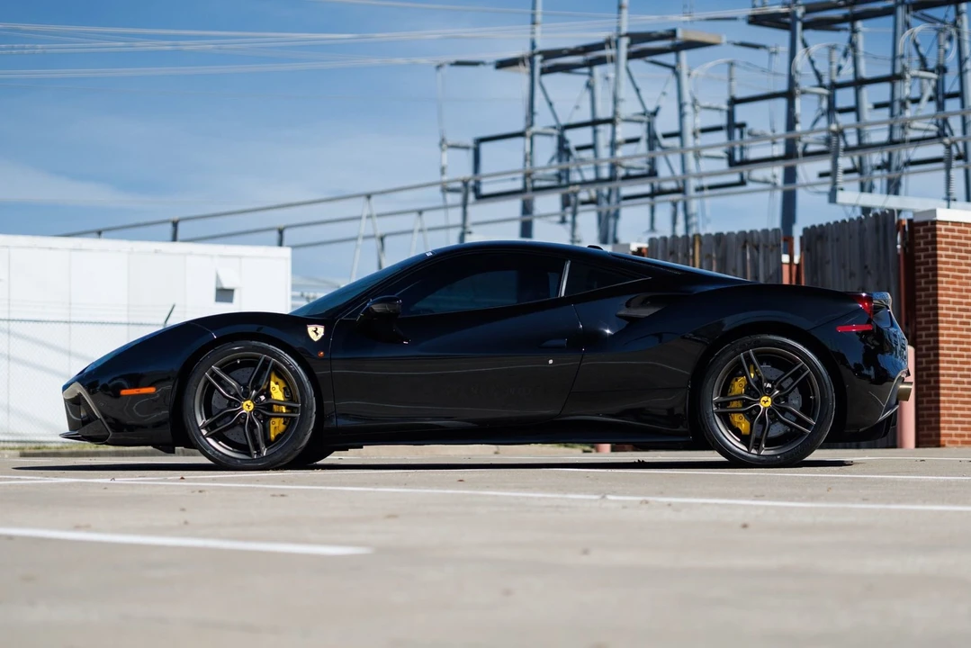 2017 Ferrari 488 GTB - Image 13 of 31