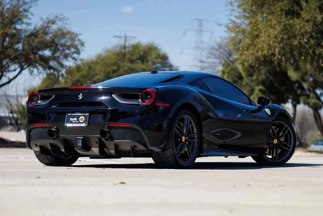 2017 Ferrari 488 GTB - Image 7 of 21