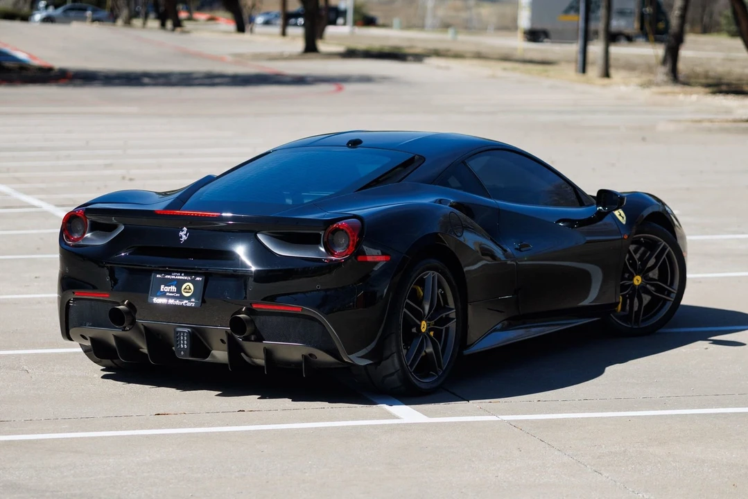 2017 Ferrari 488 GTB - Image 8 of 31