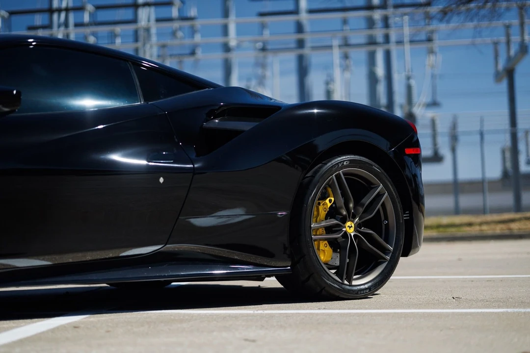2017 Ferrari 488 GTB - Image 16 of 21