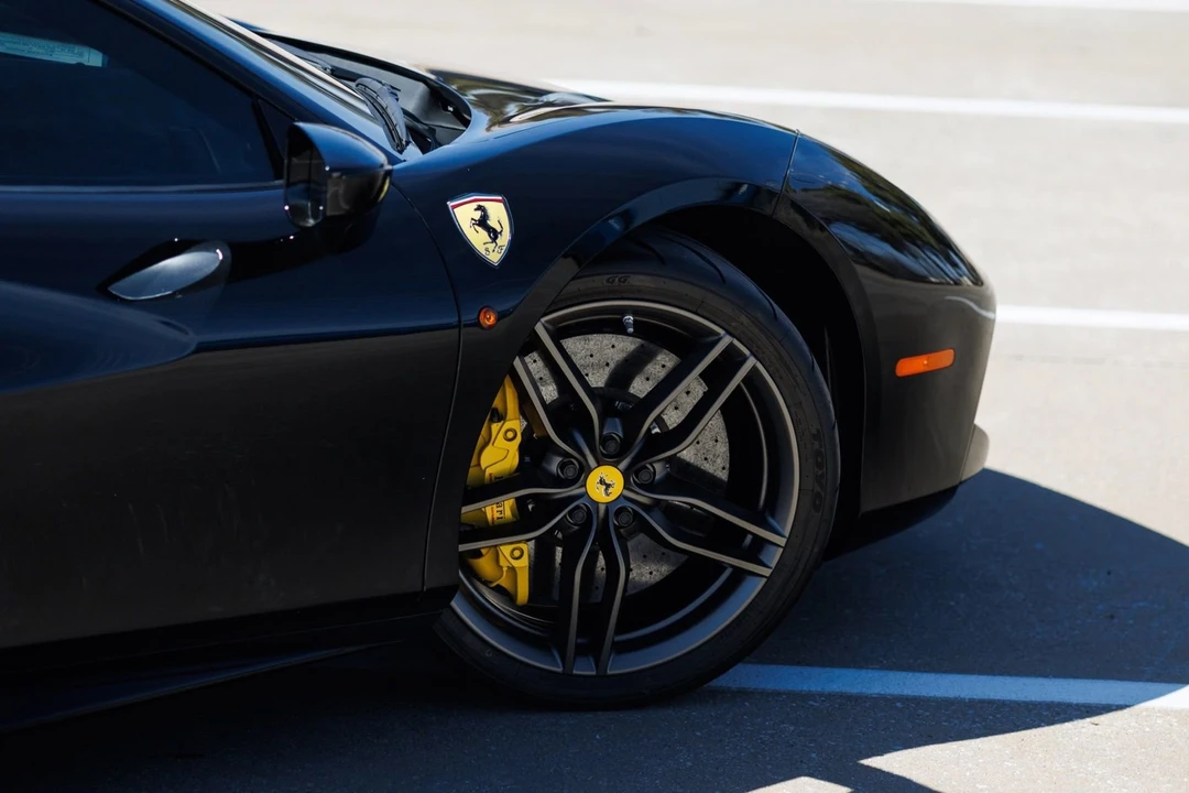 2017 Ferrari 488 GTB - Image 23 of 31