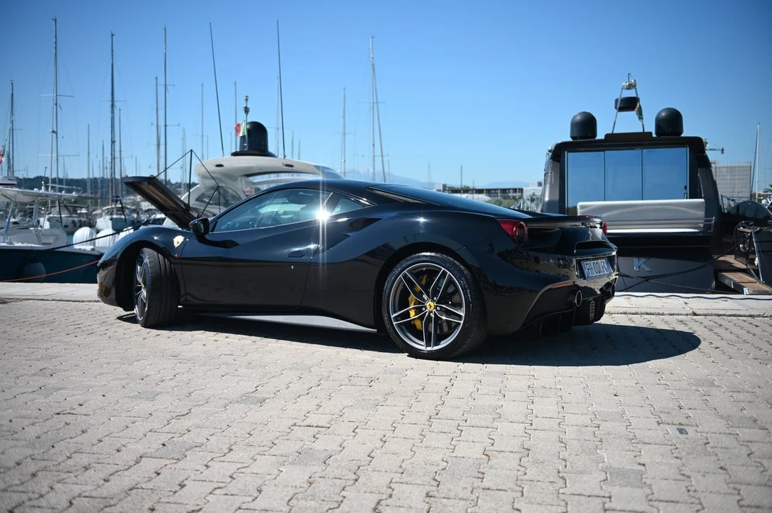 2017 Ferrari 488 GTB - Image 14 of 31