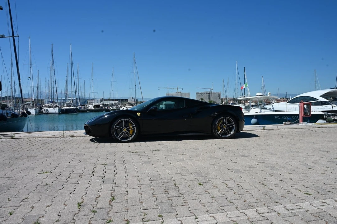 2017 Ferrari 488 GTB - Image 21 of 31